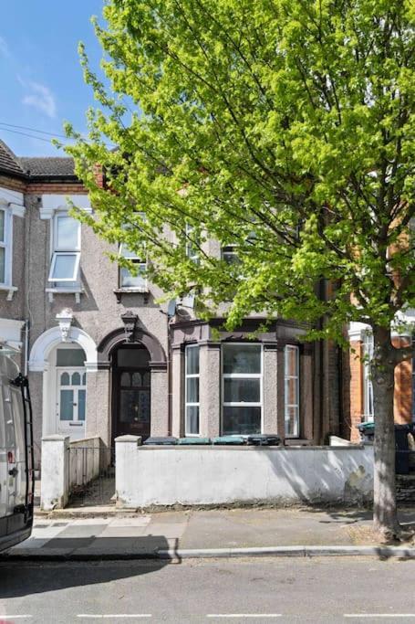 Modern 3 Bed Apartment In Tottenham Londres Extérieur photo