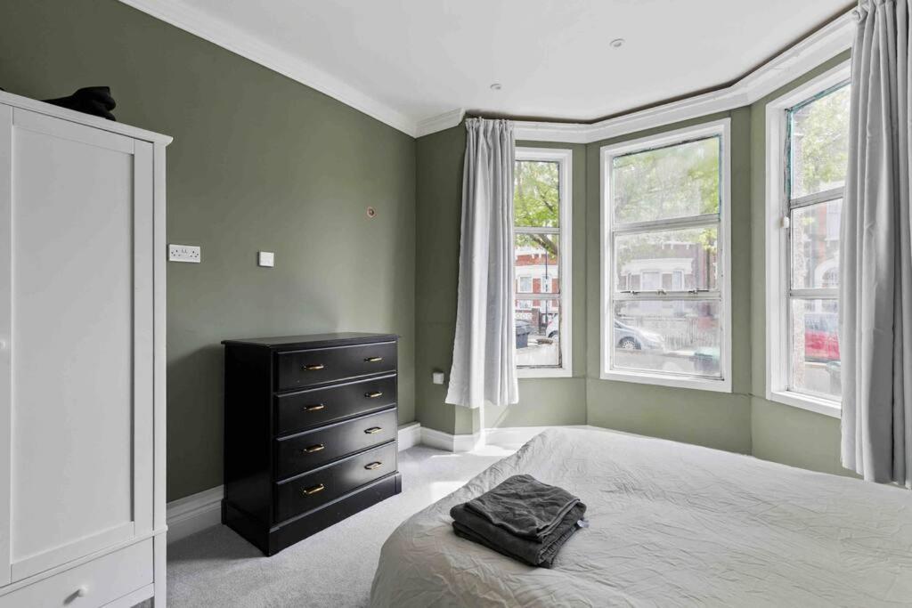 Modern 3 Bed Apartment In Tottenham Londres Extérieur photo