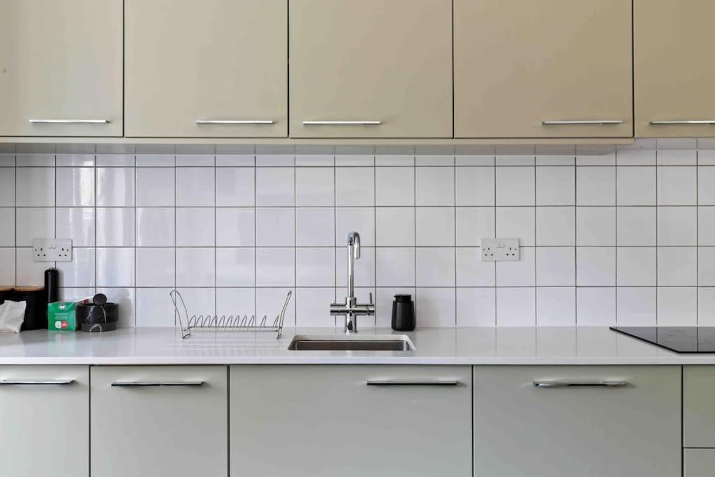 Modern 3 Bed Apartment In Tottenham Londres Extérieur photo